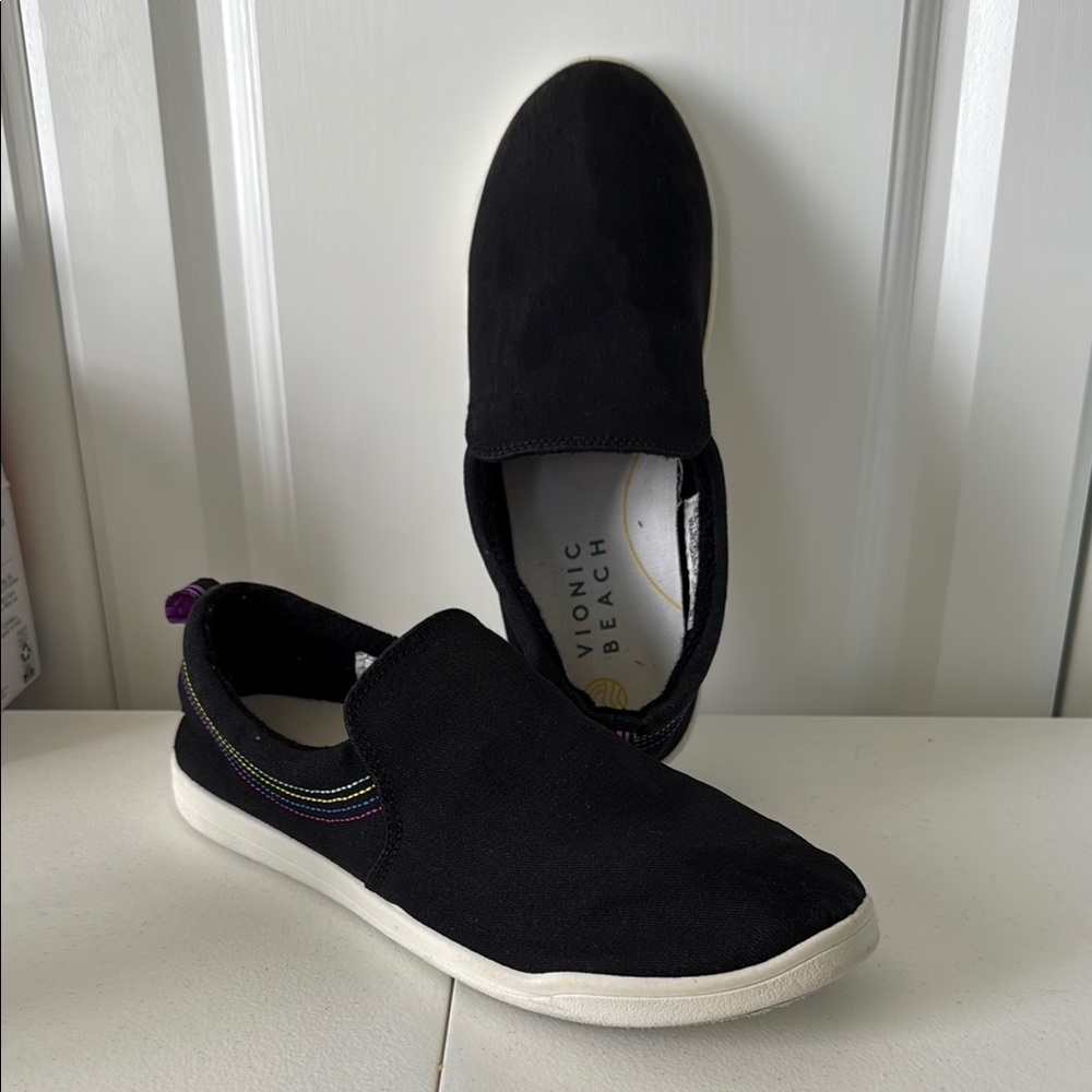 *WOMEN’S VIONIC BEACH MARSHALL BLACK SLIP ON FLATS (as 8) - Picture 1 of 7